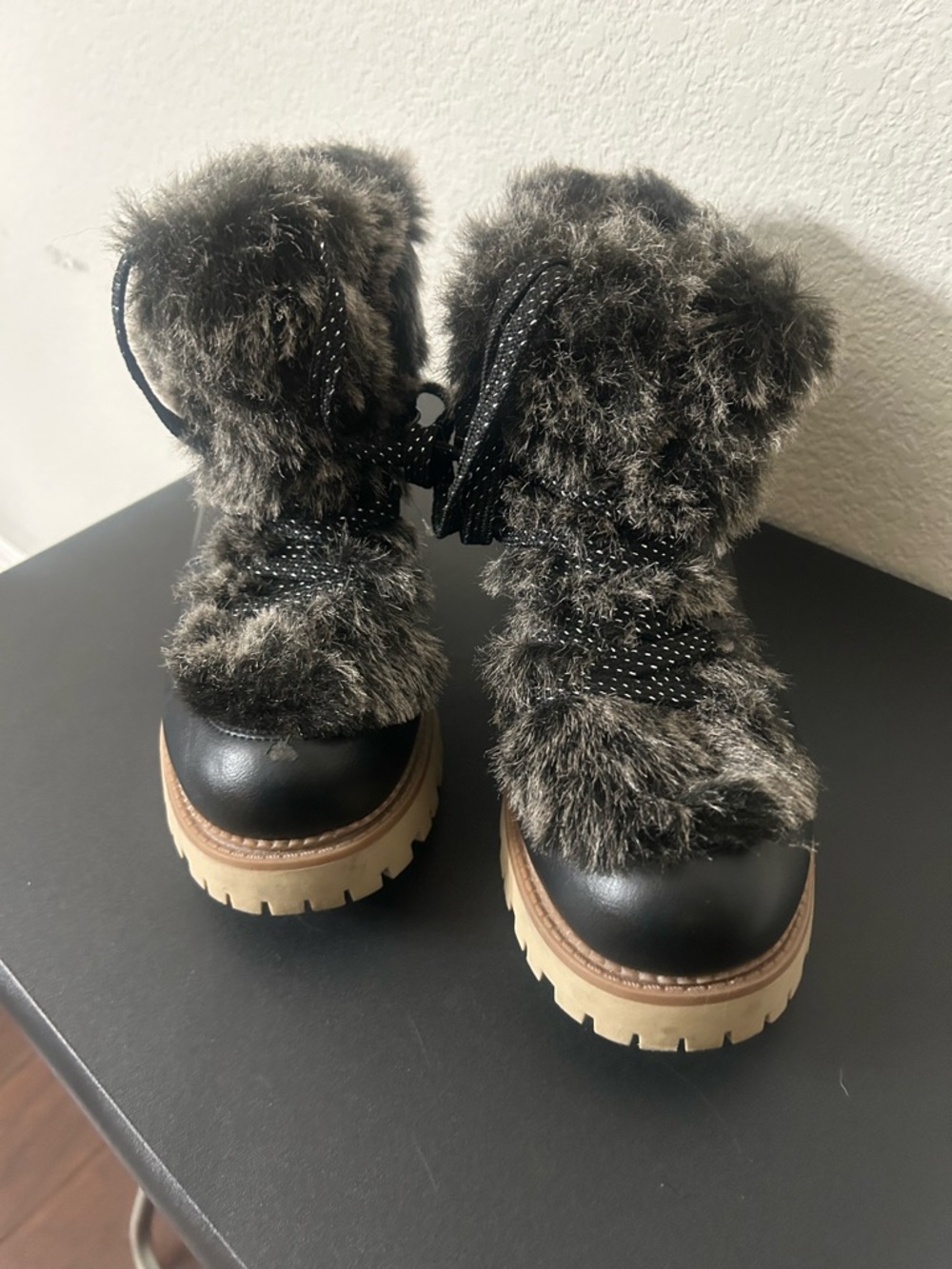 Circus by Sam Edelman Womenโs size 11 Faux Fur Lace Up Combat boots